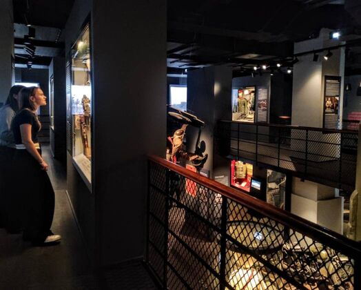 Za válečnými hrdiny