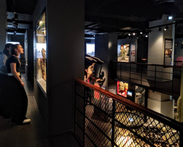 Za válečnými hrdiny